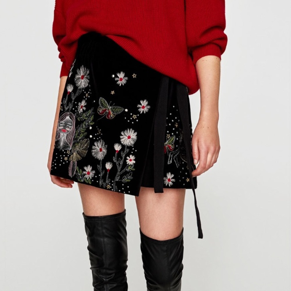 ZARA EMBROIDERED VELVET SHORTS - Picture 4 of 4